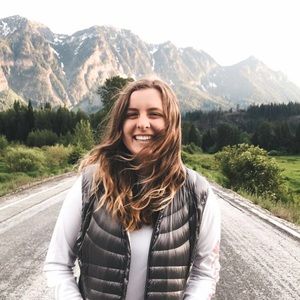 Meet your Posher, Chloe